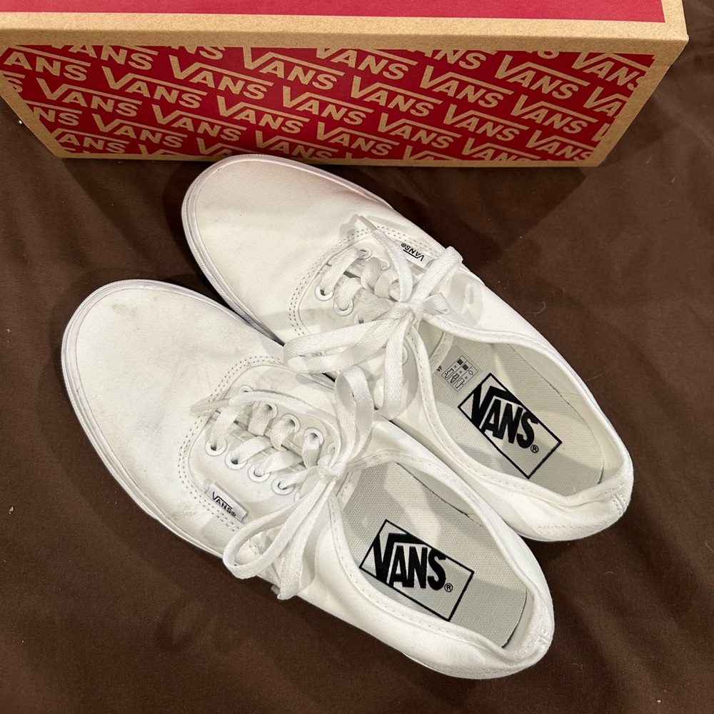 VANS authentic True White Shoes - Size 8.5